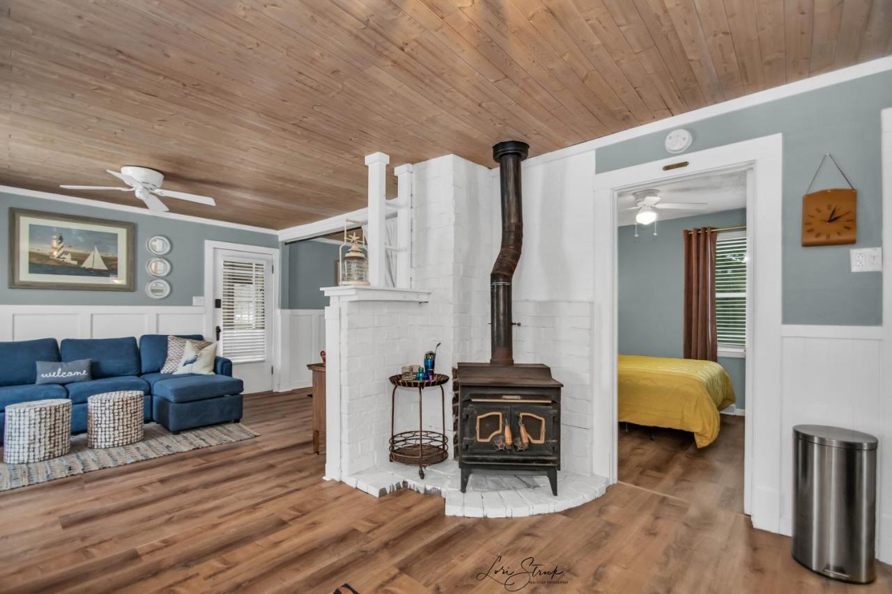 Beachglass Cottage - Family Friendly Kids And Pets Grand Beach Екстер'єр фото